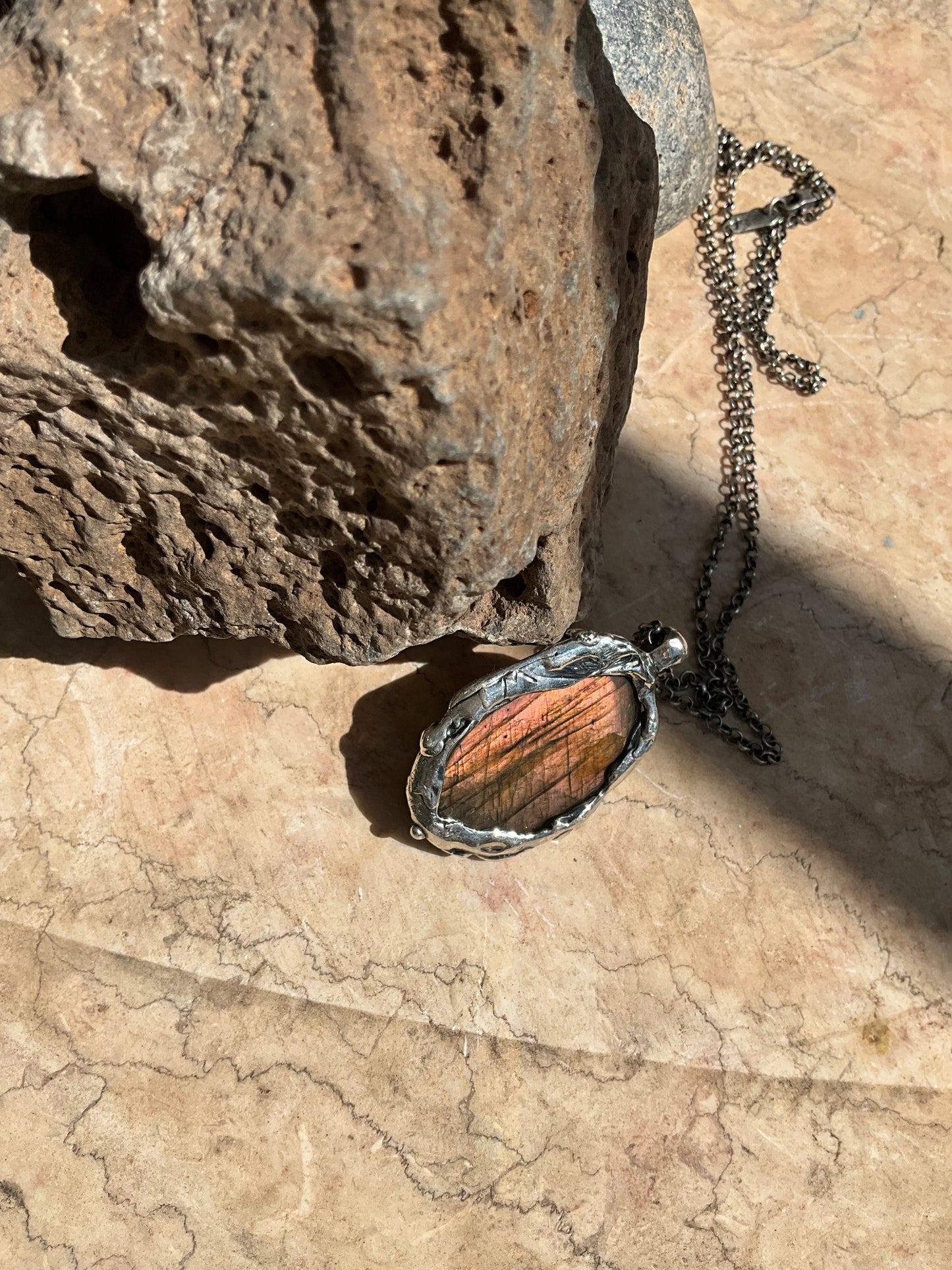 N.11 Brown Orange Labradorite Massive Nacklace