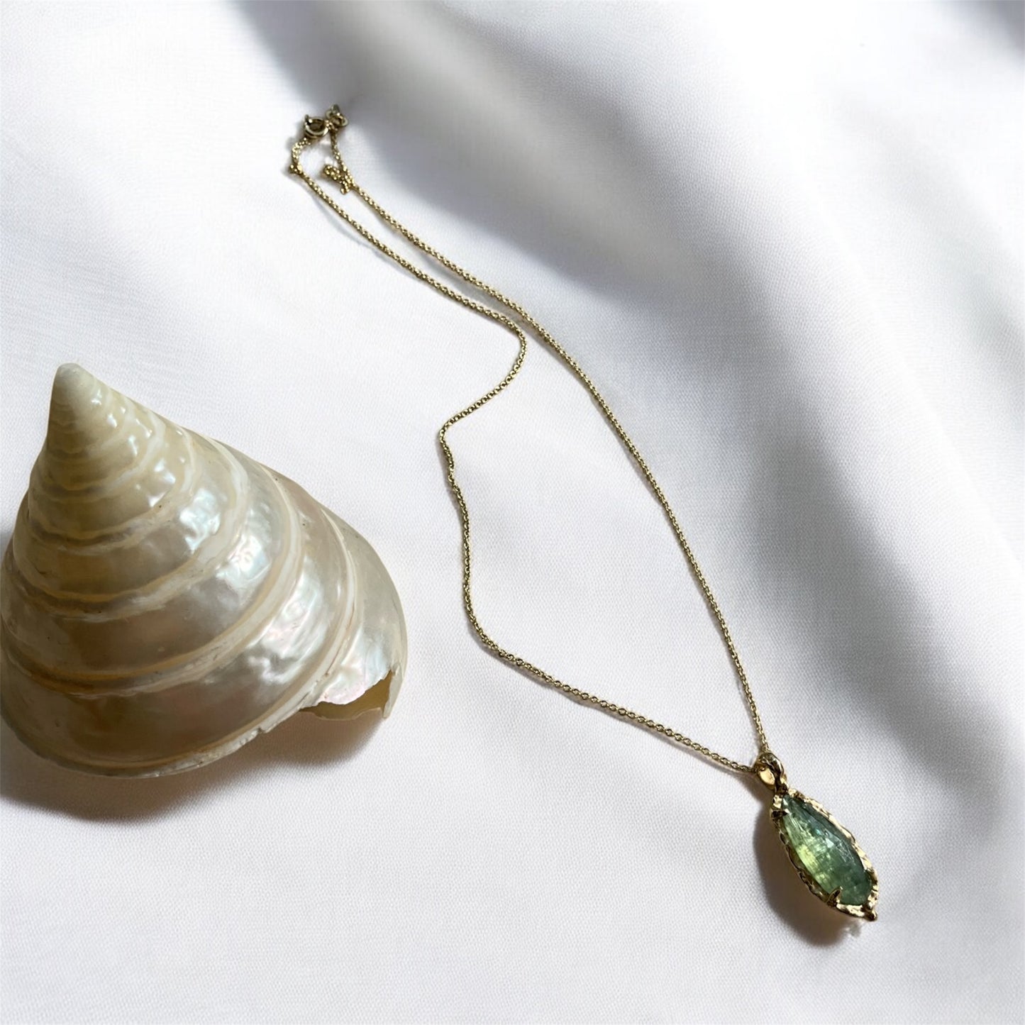 14 karat Soild Gold Light Green Kyanite Unique Classy Necklace UNISEX - Pyāra Designs