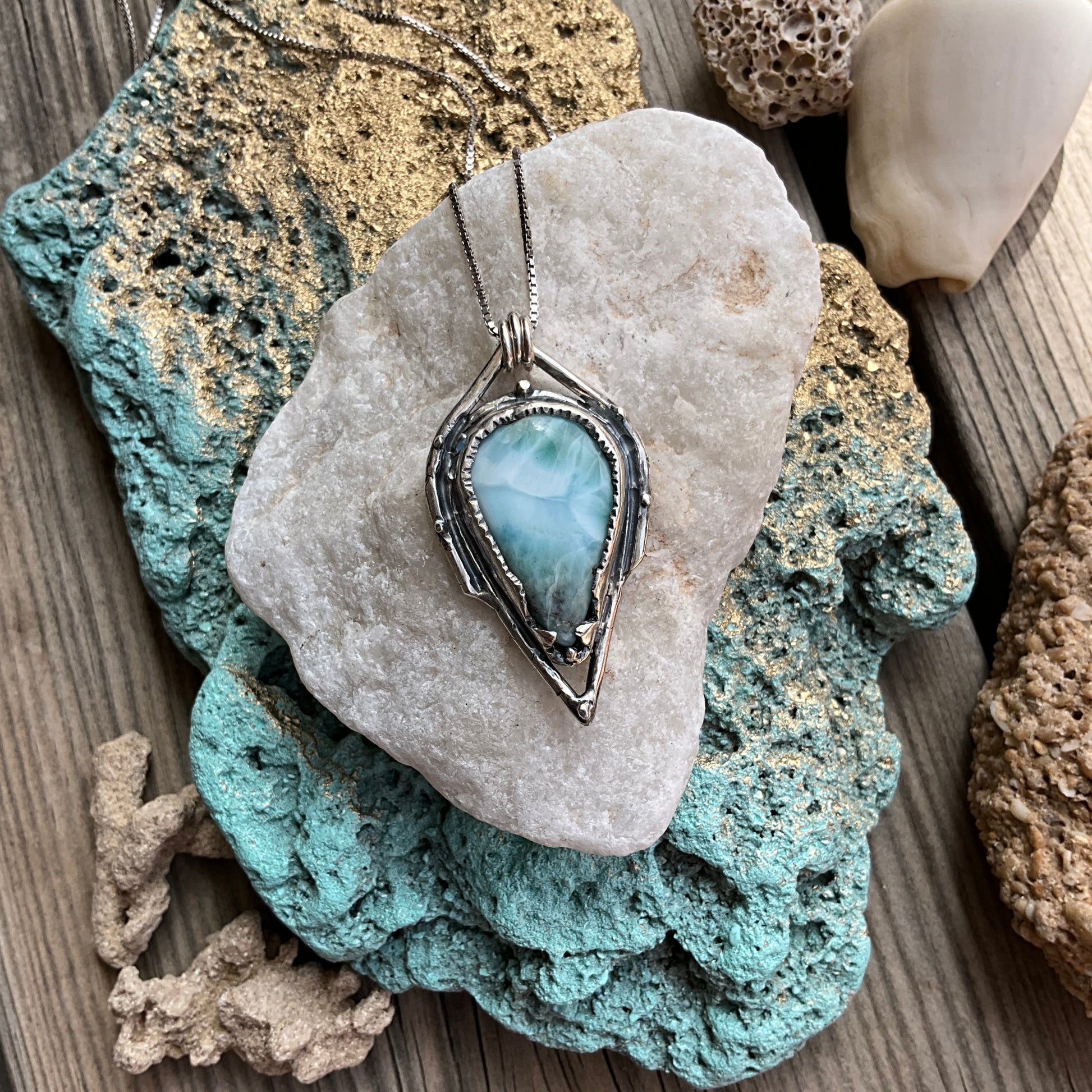 N.13 Larimer Ocean Queen Nacklace - Pyāra Designs