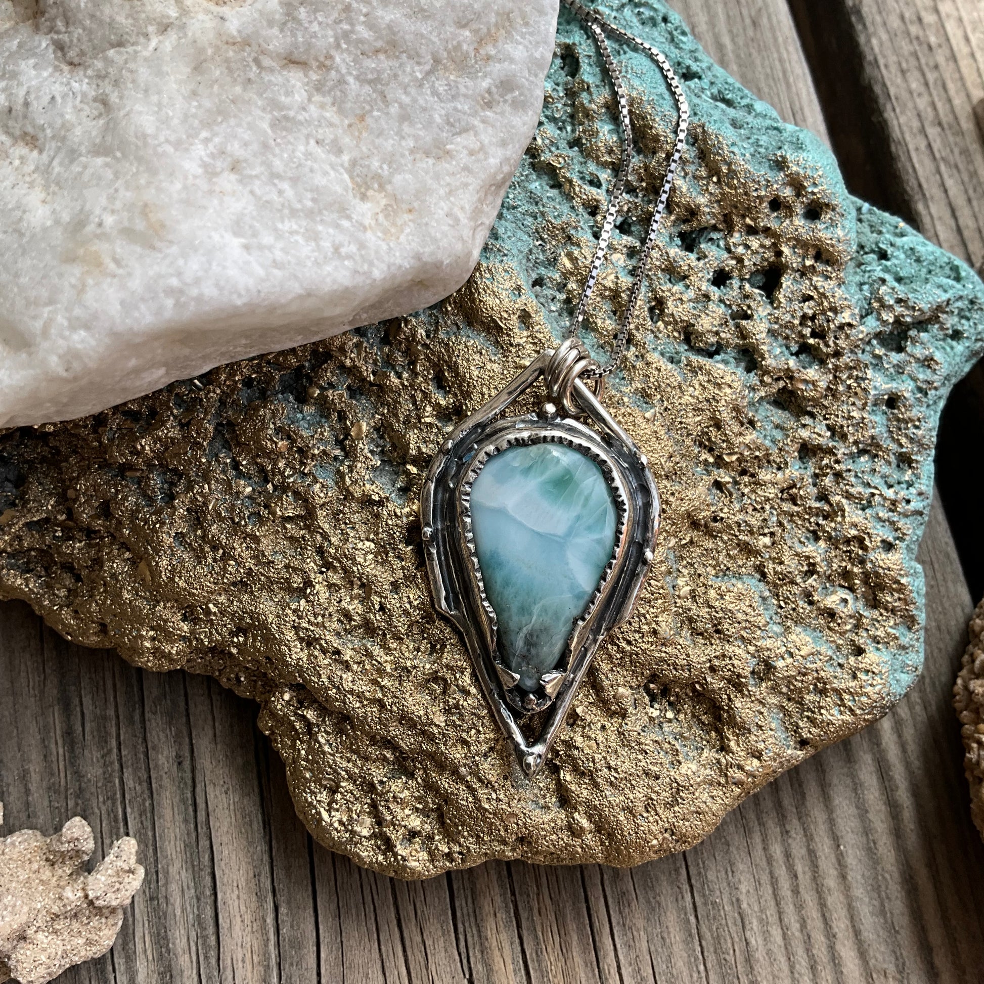 N.13 Larimer Ocean Queen Nacklace - Pyāra Designs