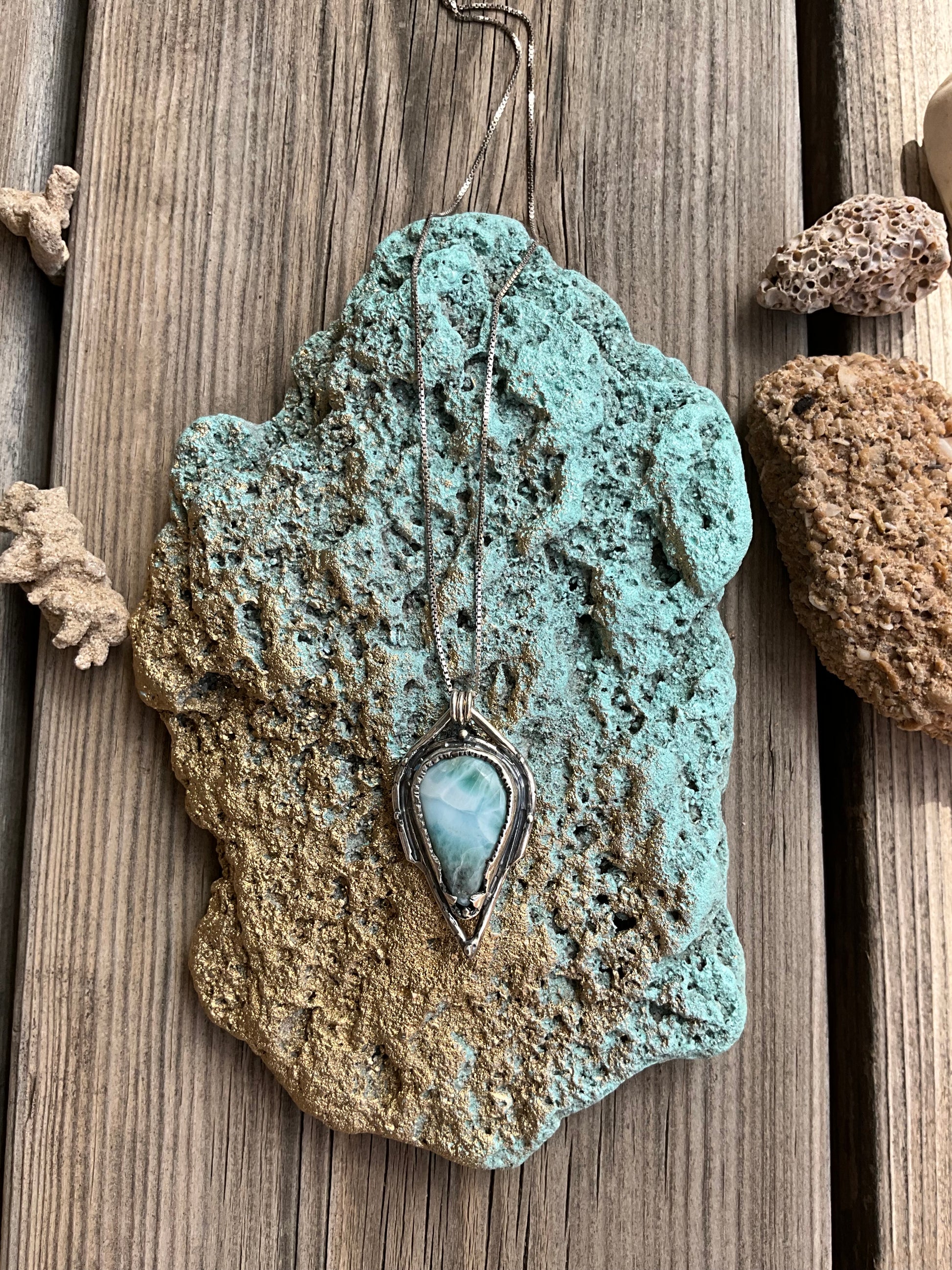 N.13 Larimer Ocean Queen Nacklace - Pyāra Designs