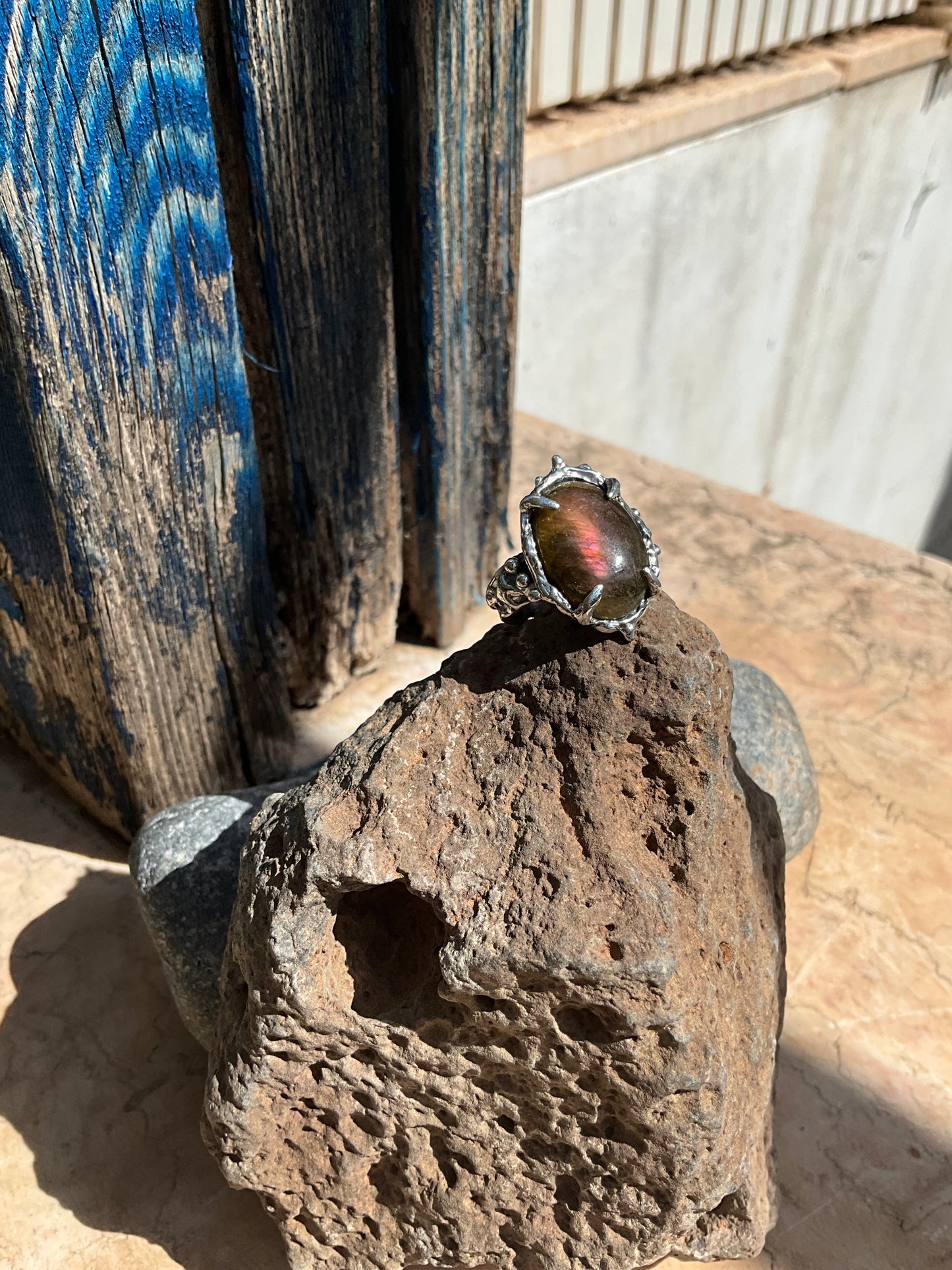 N.12 Pink Labradorite Massive Heavy Ring - Pyāra Designs