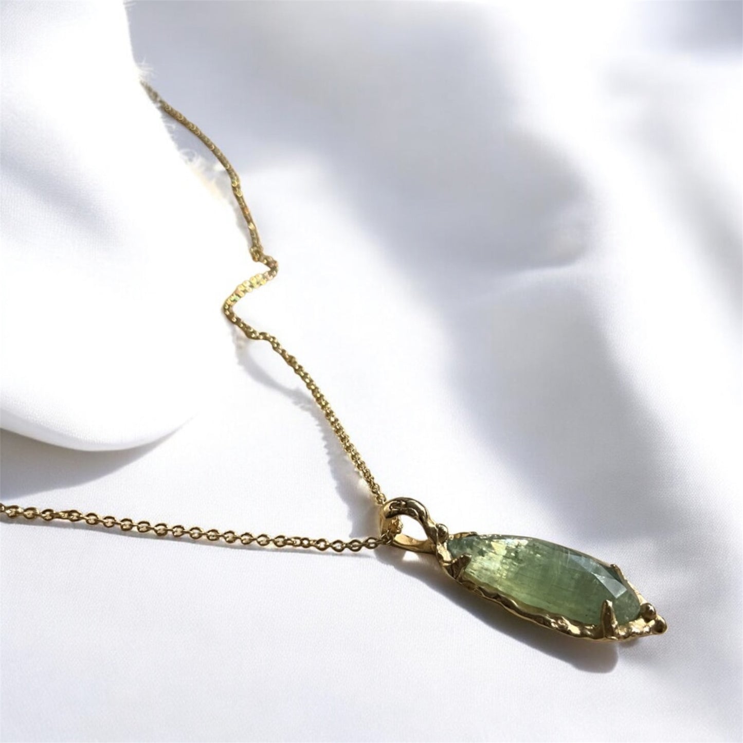 14 karat Soild Gold Light Green Kyanite Unique Classy Necklace UNISEX - Pyāra Designs