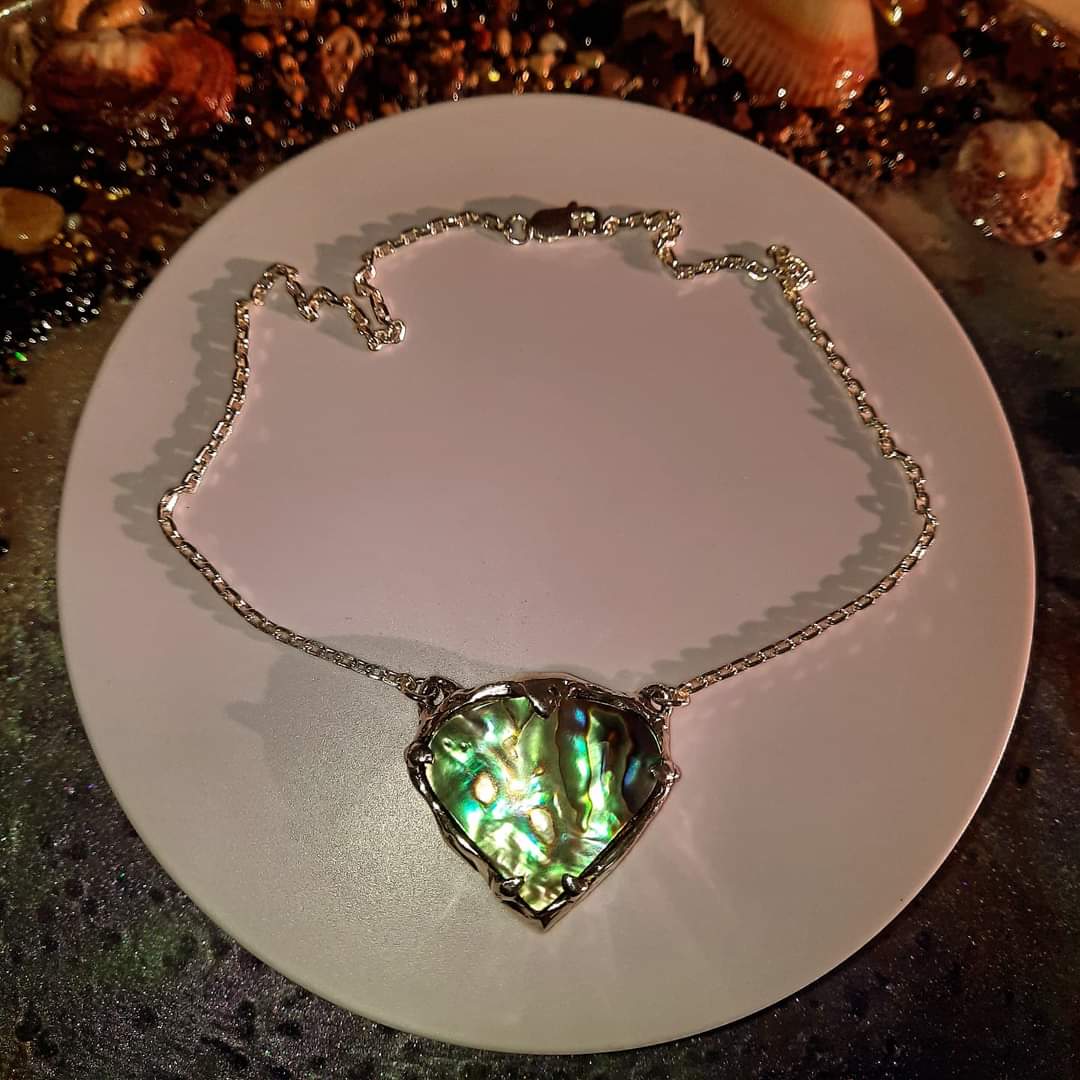 N.16 Abalone Shell Queen Massive Necklace - Pyāra Designs