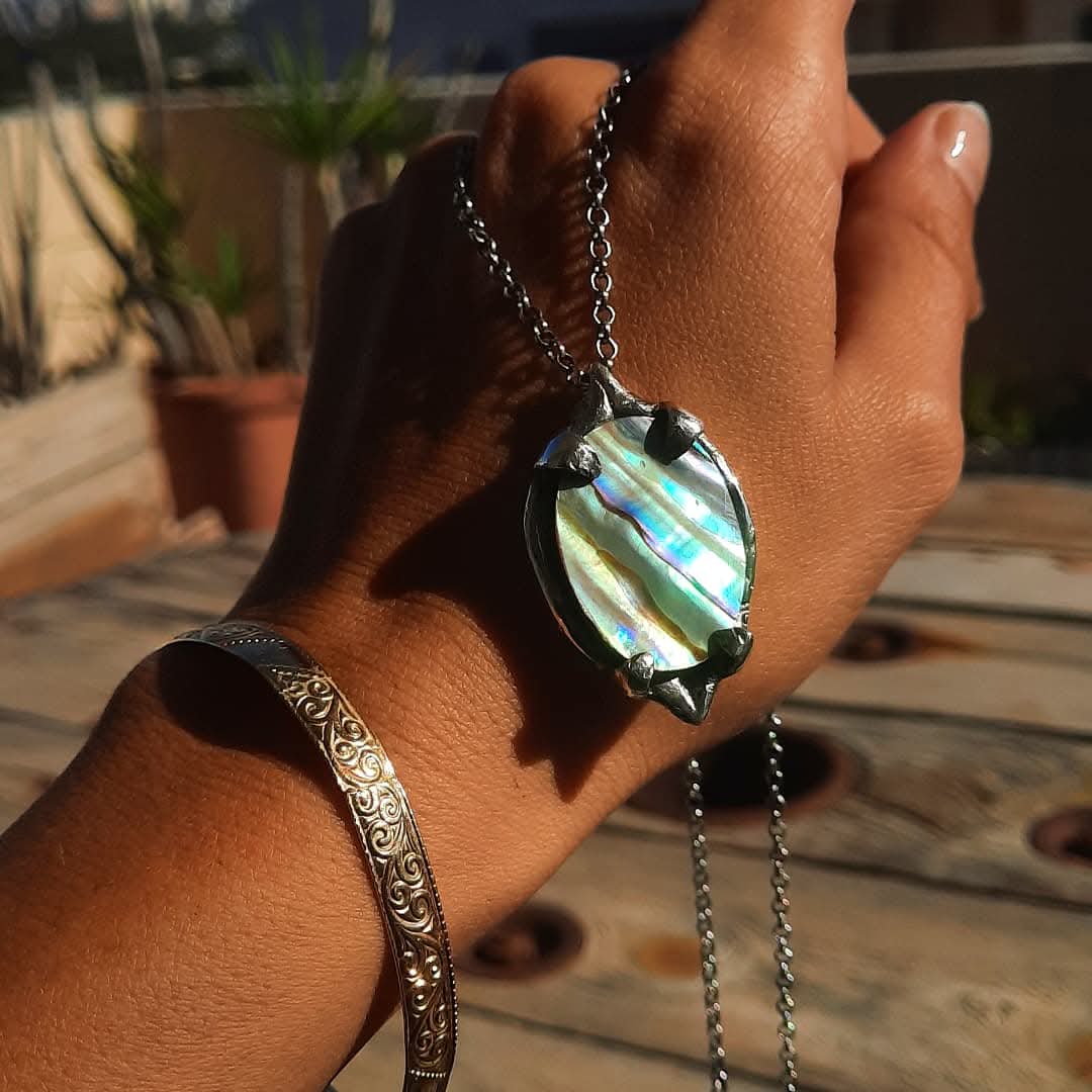 N.18 Lotus Abalone Shell Heavy Necklace - Pyāra Designs