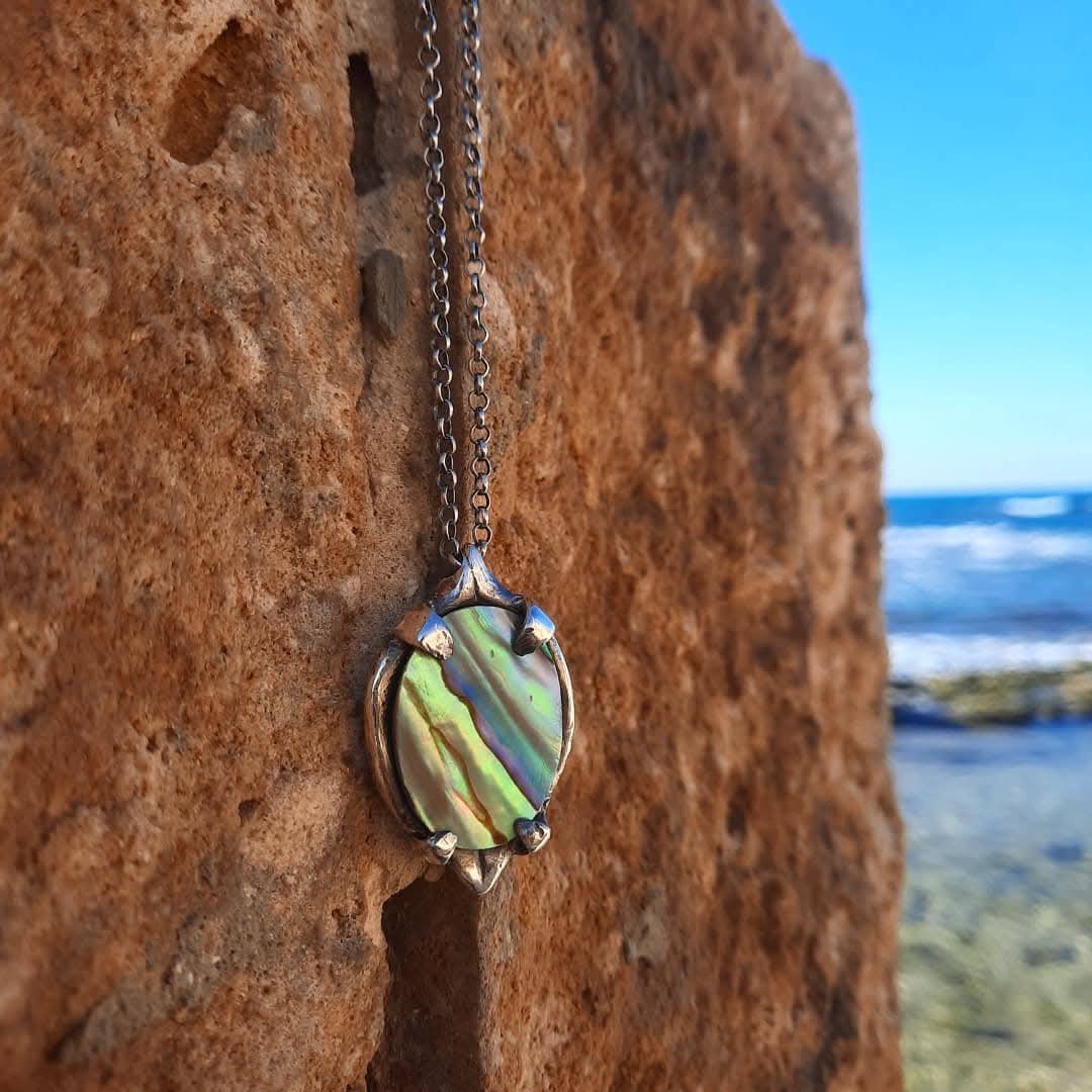 N.18 Lotus Abalone Shell Heavy Necklace - Pyāra Designs