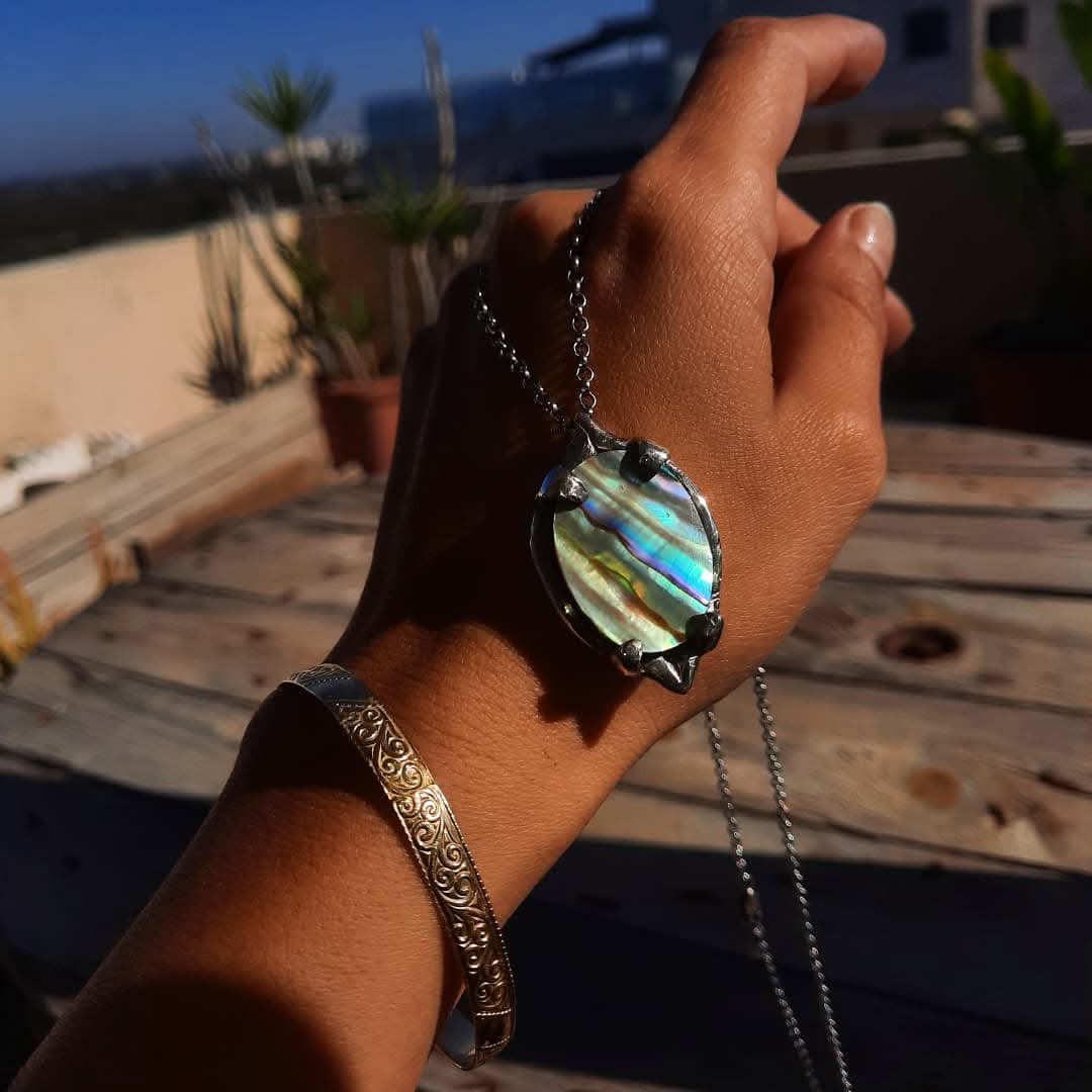 N.18 Lotus Abalone Shell Heavy Necklace - Pyāra Designs