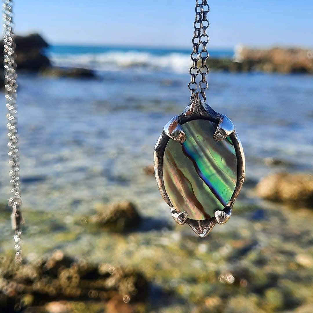 N.18 Lotus Abalone Shell Heavy Necklace - Pyāra Designs