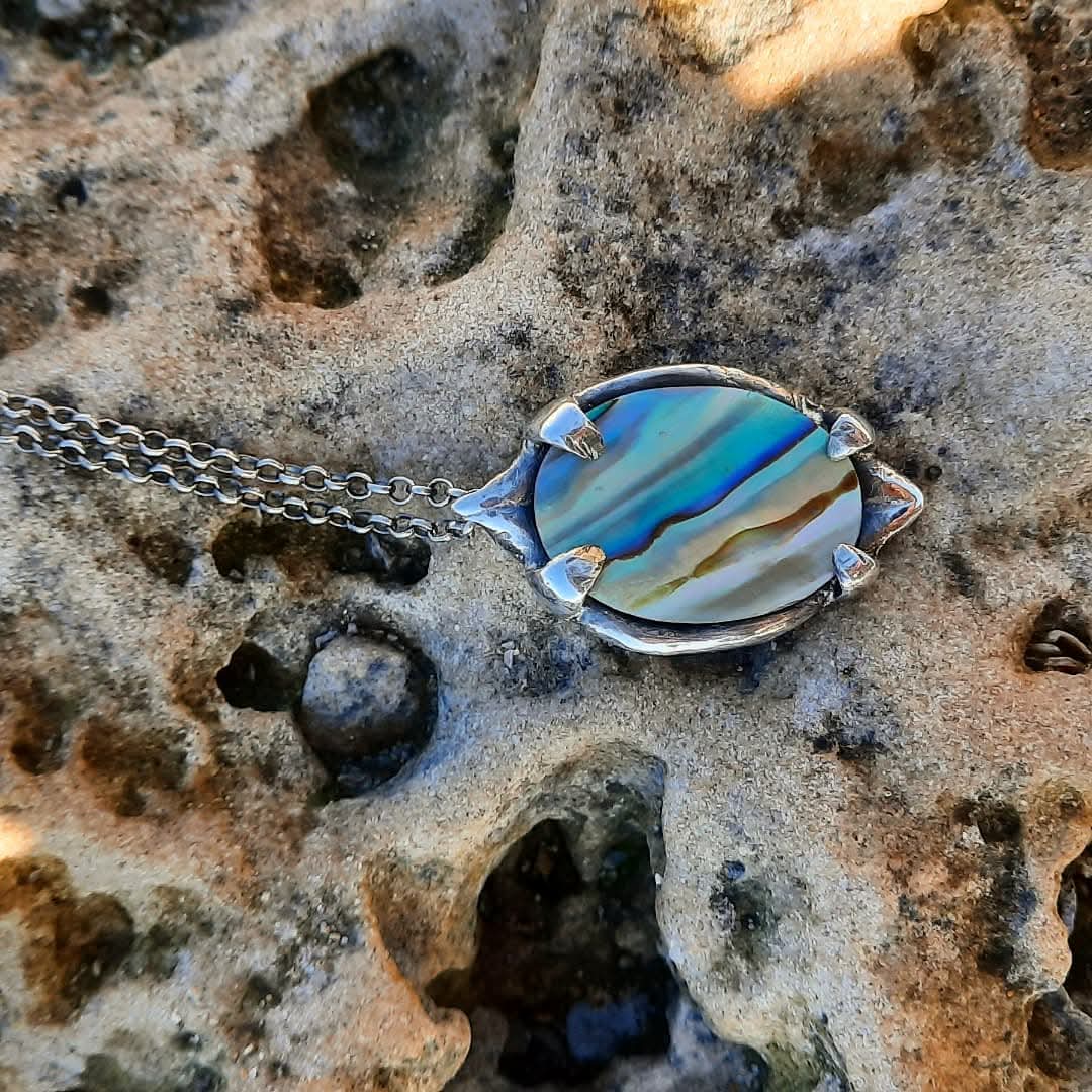N.18 Lotus Abalone Shell Heavy Necklace - Pyāra Designs