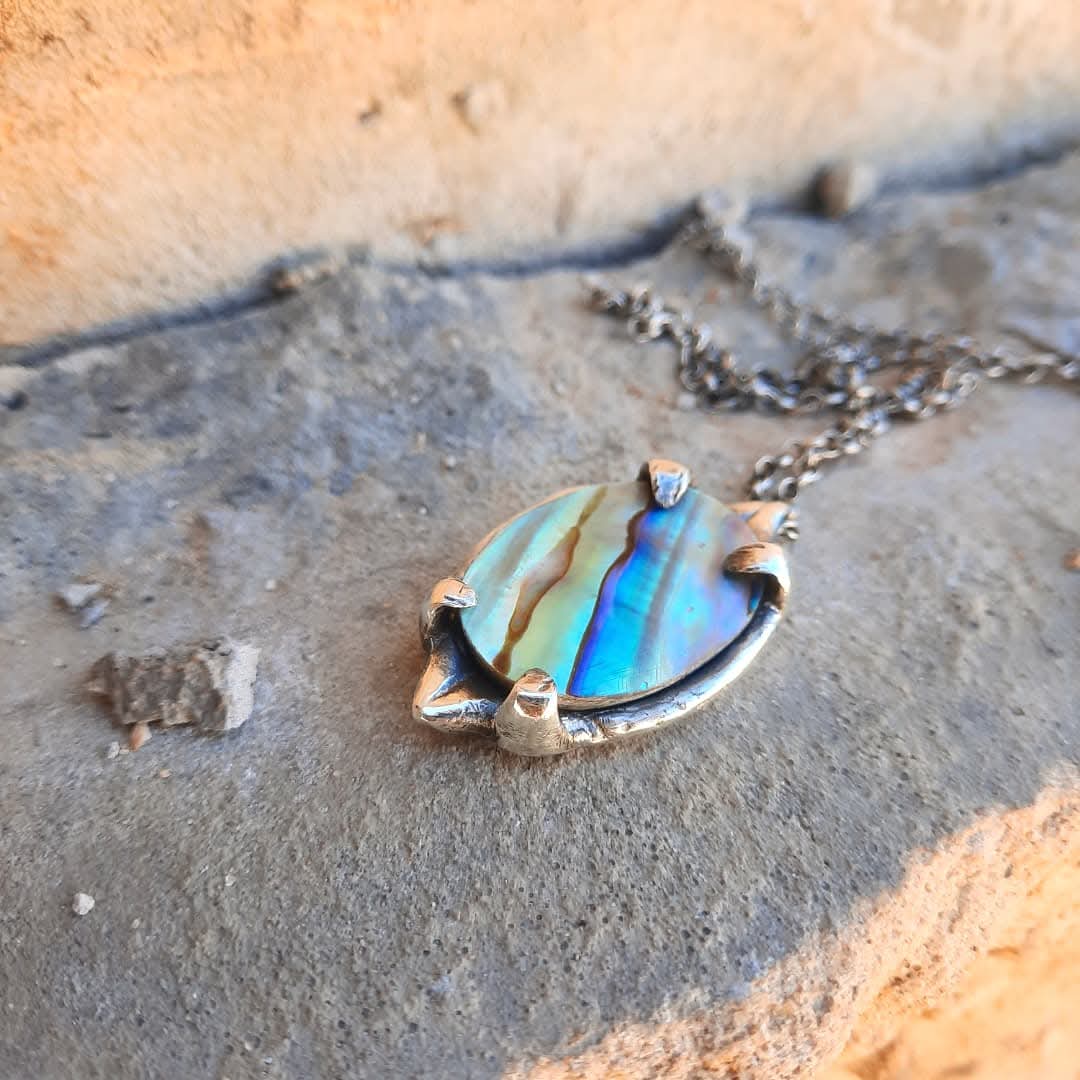N.18 Lotus Abalone Shell Heavy Necklace - Pyāra Designs