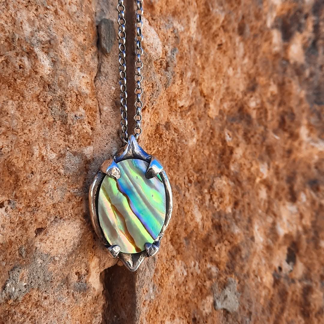 N.18 Lotus Abalone Shell Heavy Necklace - Pyāra Designs