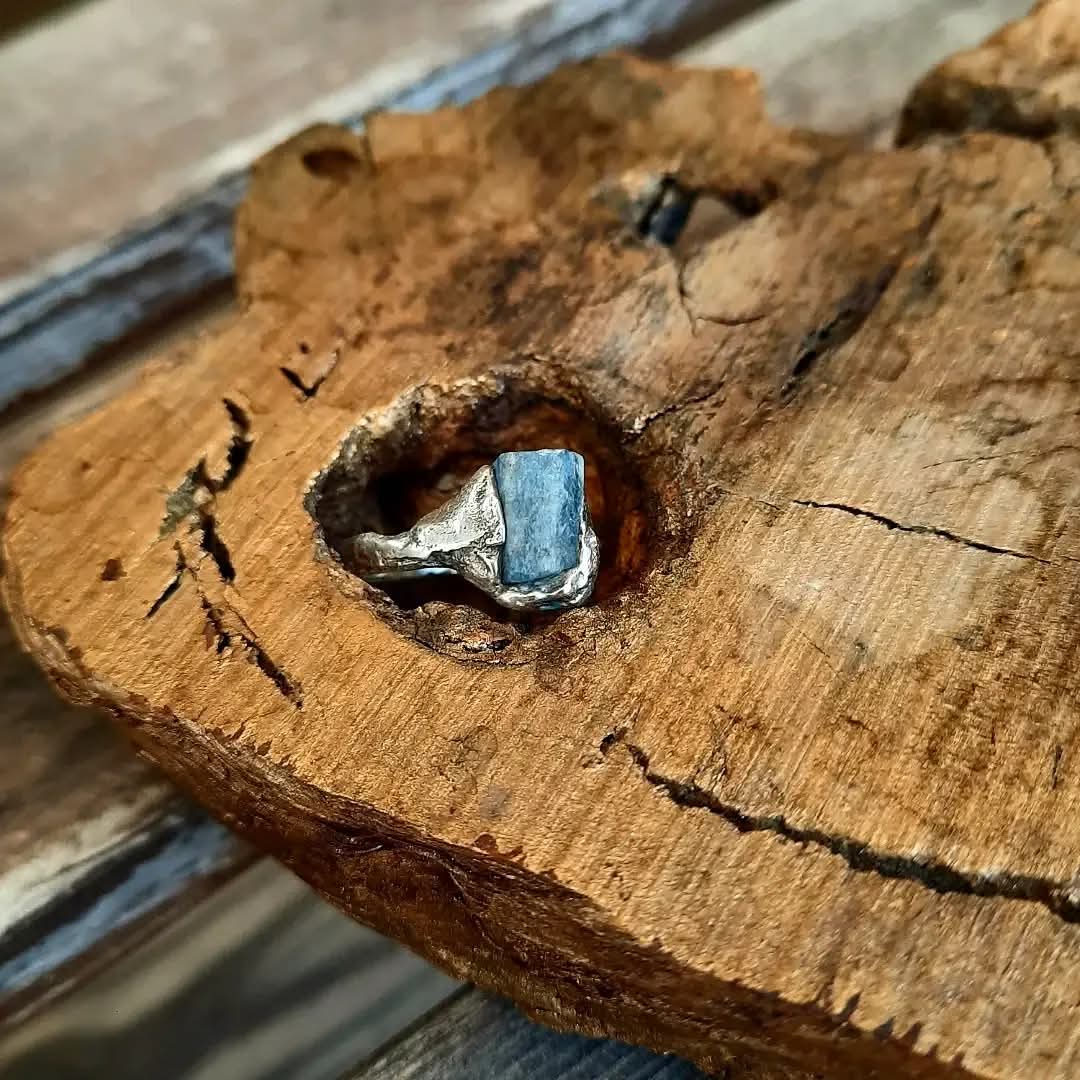 'Aquamarine Mermaid Ring - Pyฤra Designs