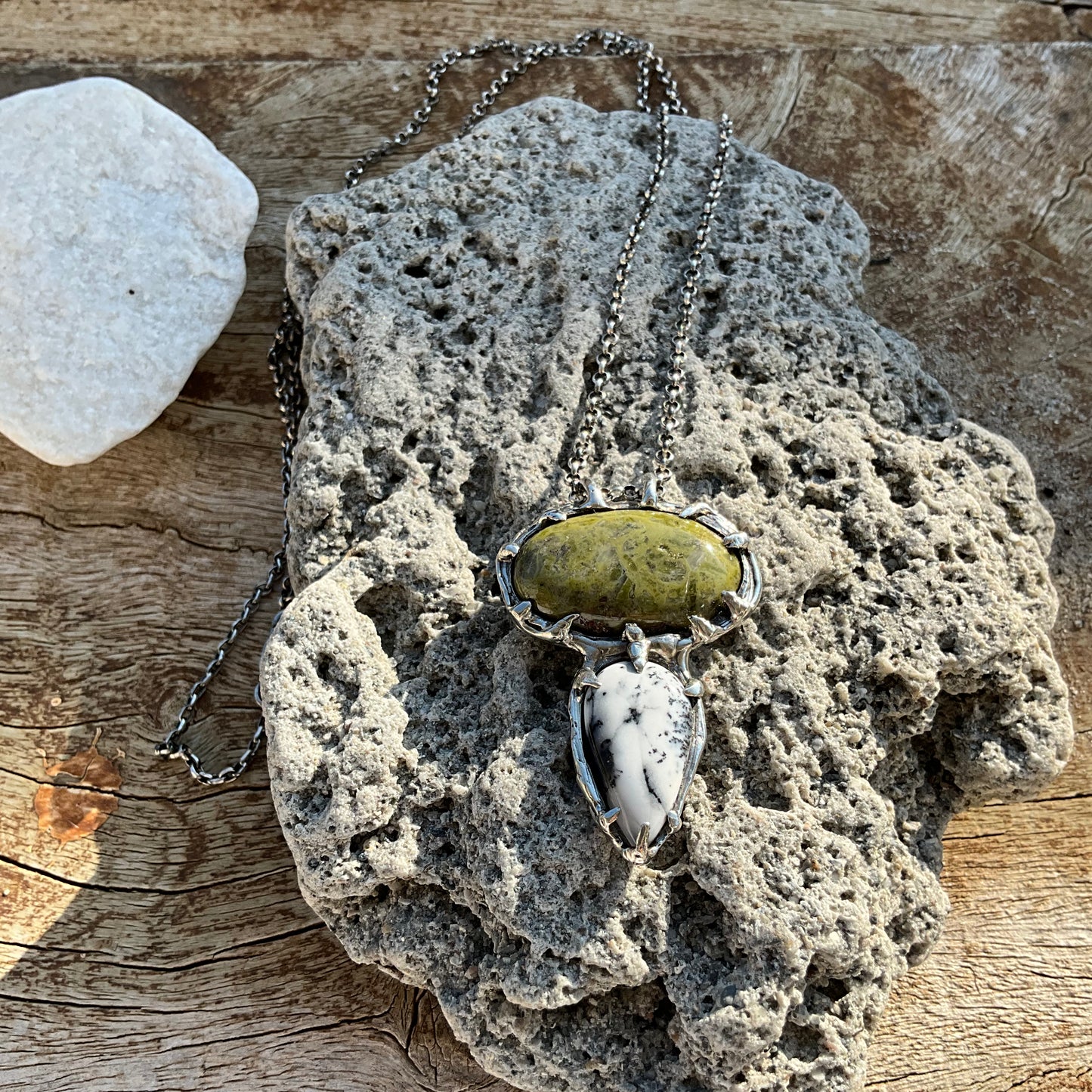 N.20 Agat Denderite & Serpentine Nacklace - Pyāra Designs