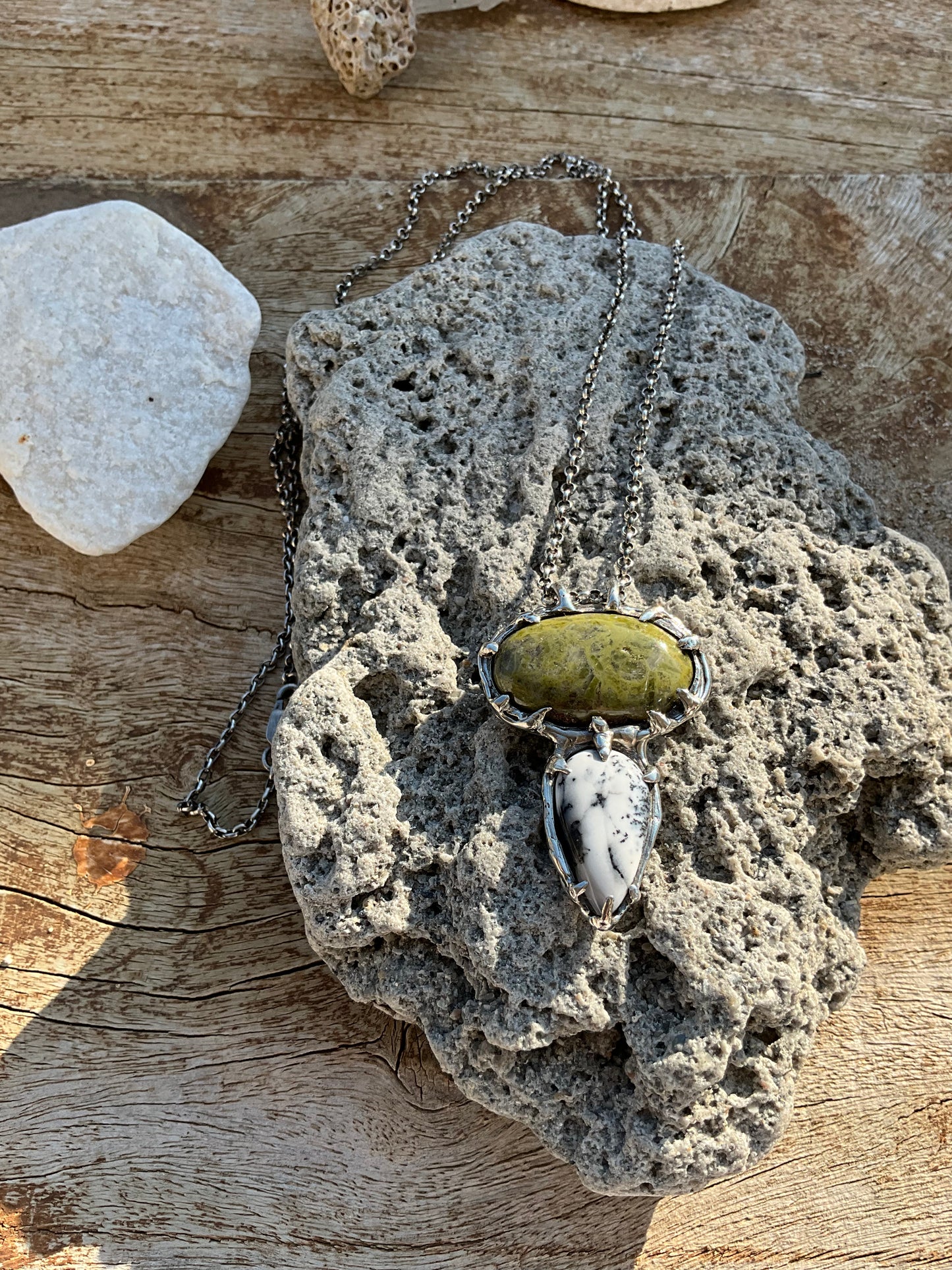 N.20 Agat Denderite & Serpentine Nacklace - Pyāra Designs