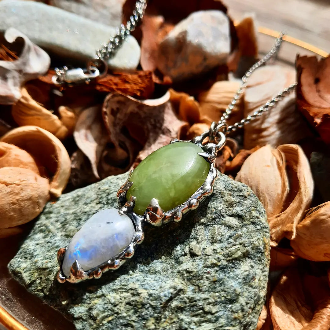 1/1 N.4 "Lucid Dream" Moonstone & Prehnite Gems Neck - Pyāra Designs