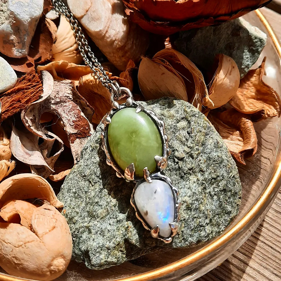 1/1 N.4 "Lucid Dream" Moonstone & Prehnite Gems Neck - Pyāra Designs