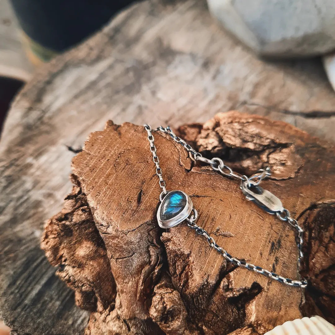 Tiny Drop Blue Labradorite Bracelet - Pyāra Designs