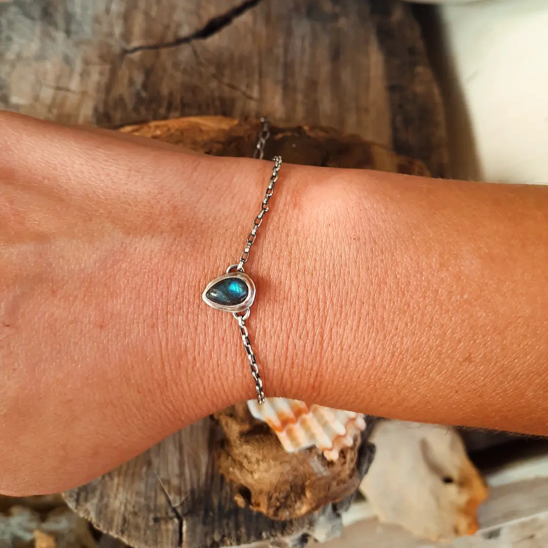 Tiny Drop Blue Labradorite Bracelet - Pyāra Designs