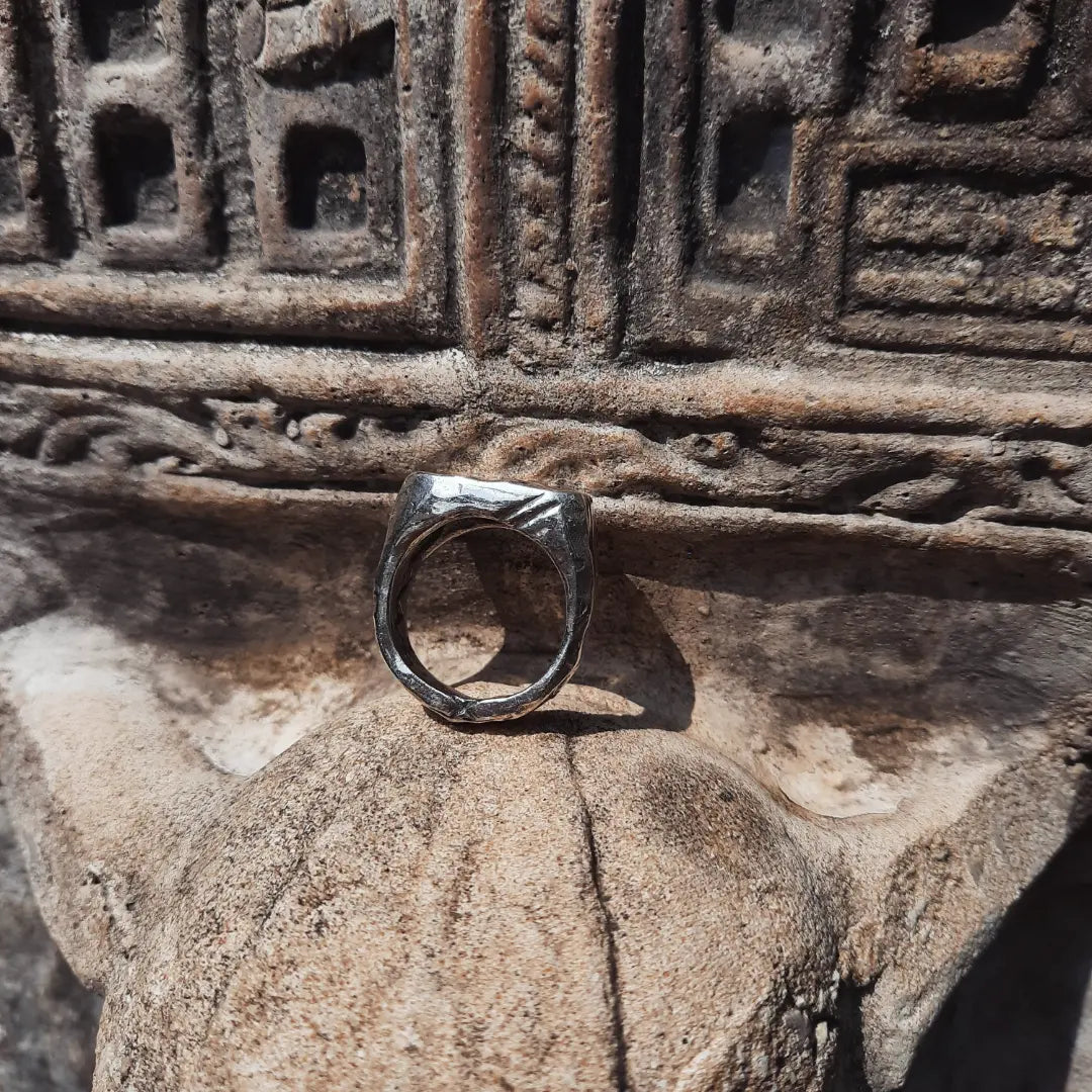 1/1 N.9 Smaily Rhodolite Garnet ツ Massive Ring - Pyāra Designs