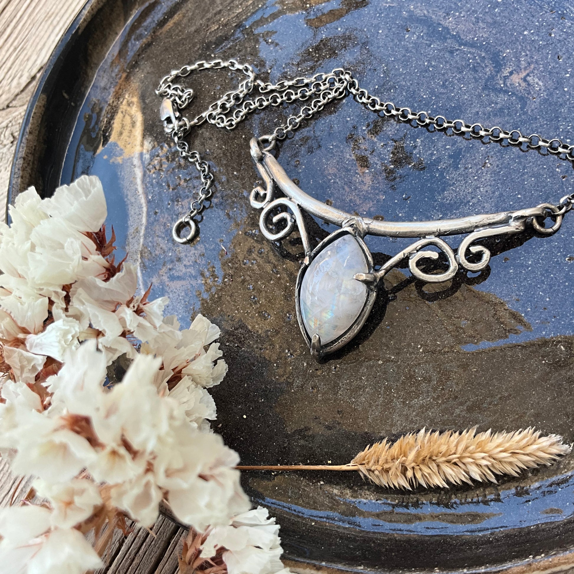N.9 The Princess Moon Choker - Pyāra Designs
