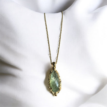 14 karat Soild Gold Light Green Kyanite Unique Classy Necklace UNISEX - Pyāra Designs