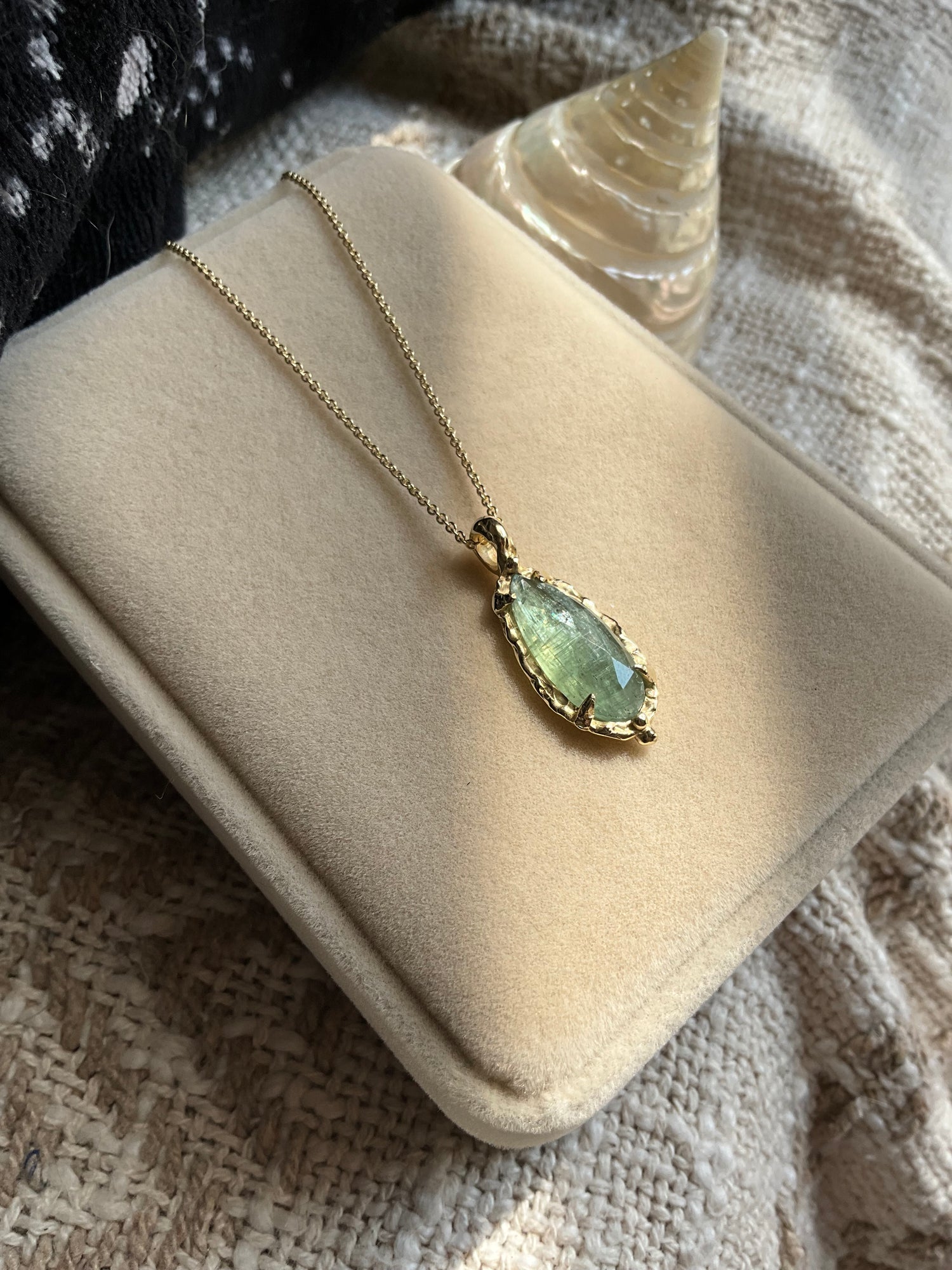 14 karat Soild Gold Light Green Kyanite Unique Classy Necklace UNISEX - Pyāra Designs