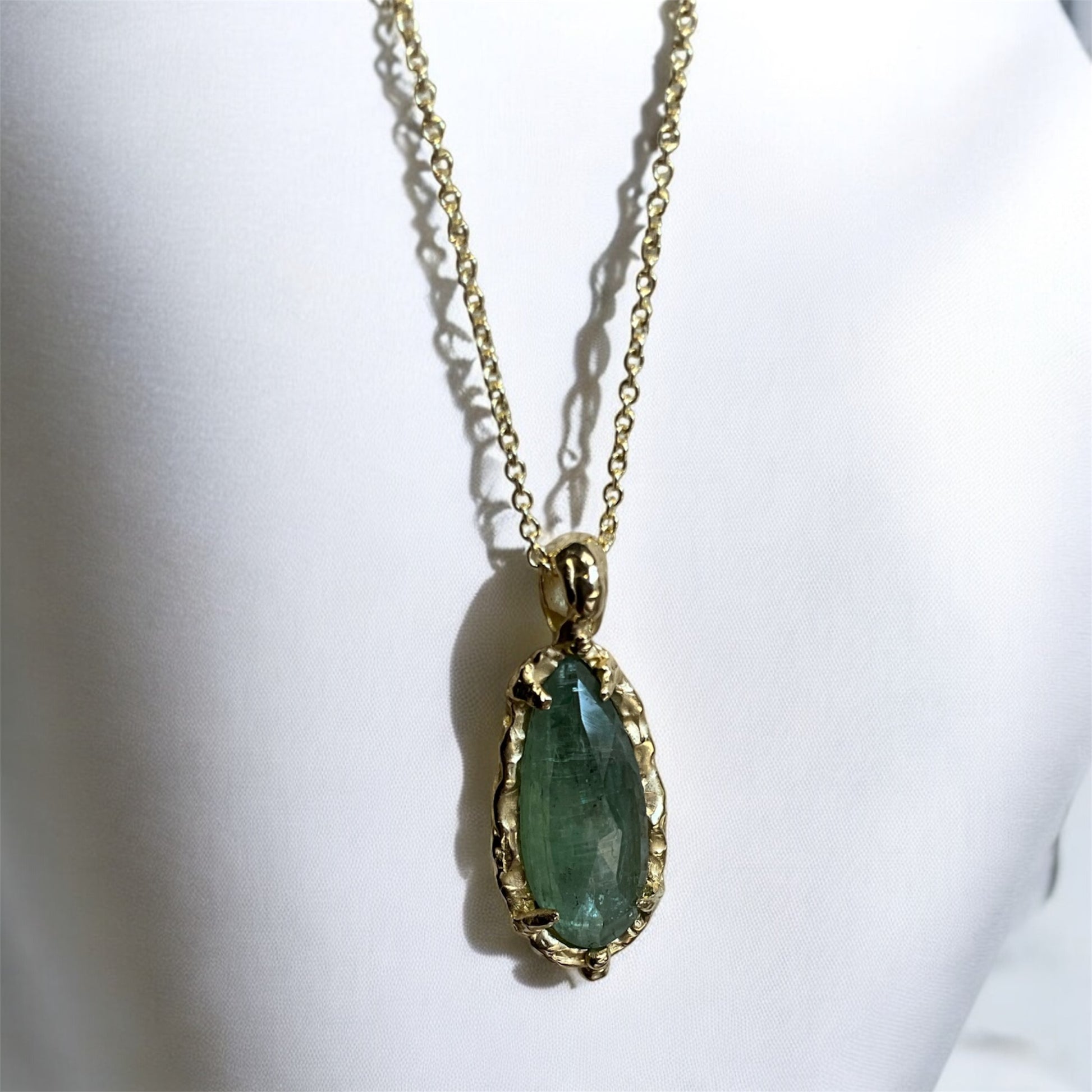 14 karat Soild Gold Light Green Kyanite Unique Classy Necklace UNISEX - Pyāra Designs