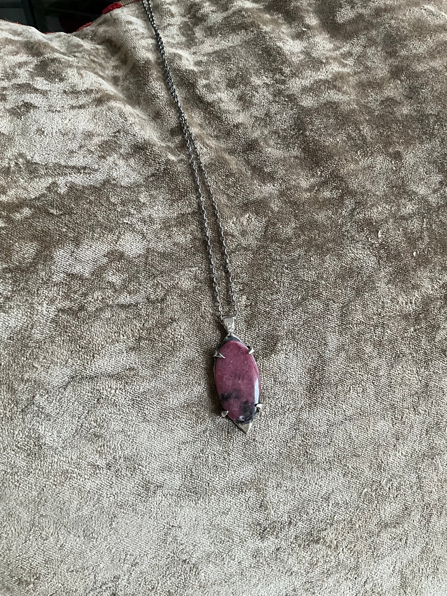 N.3 Rhodonite Pink Queen Necklace - Pyāra Designs