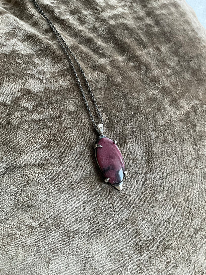 N.3 Rhodonite Pink Queen Necklace - Pyāra Designs