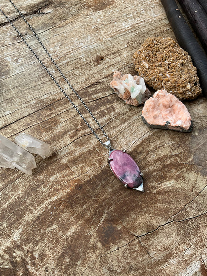 N.3 Rhodonite Pink Queen Necklace - Pyāra Designs