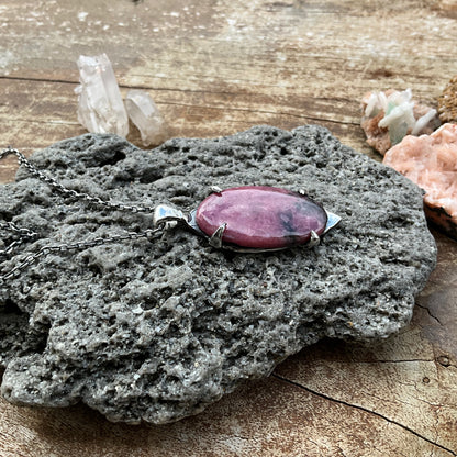 N.3 Rhodonite Pink Queen Necklace - Pyāra Designs