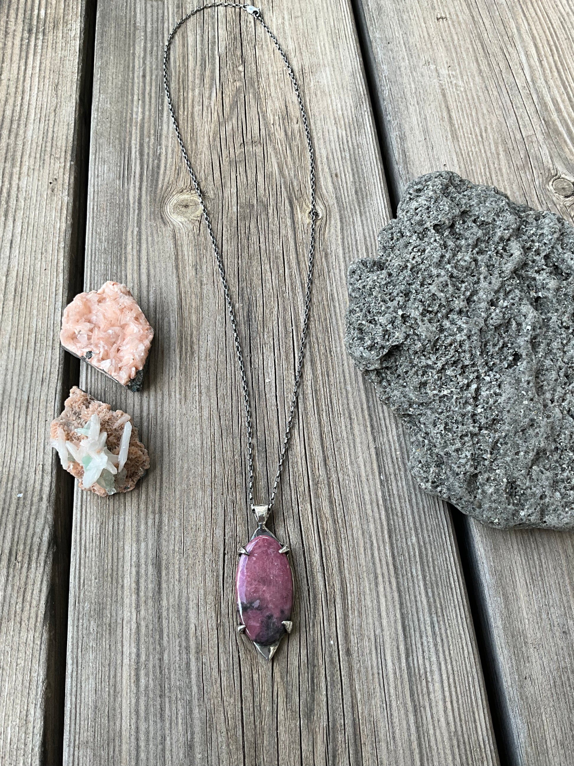 N.3 Rhodonite Pink Queen Necklace - Pyāra Designs