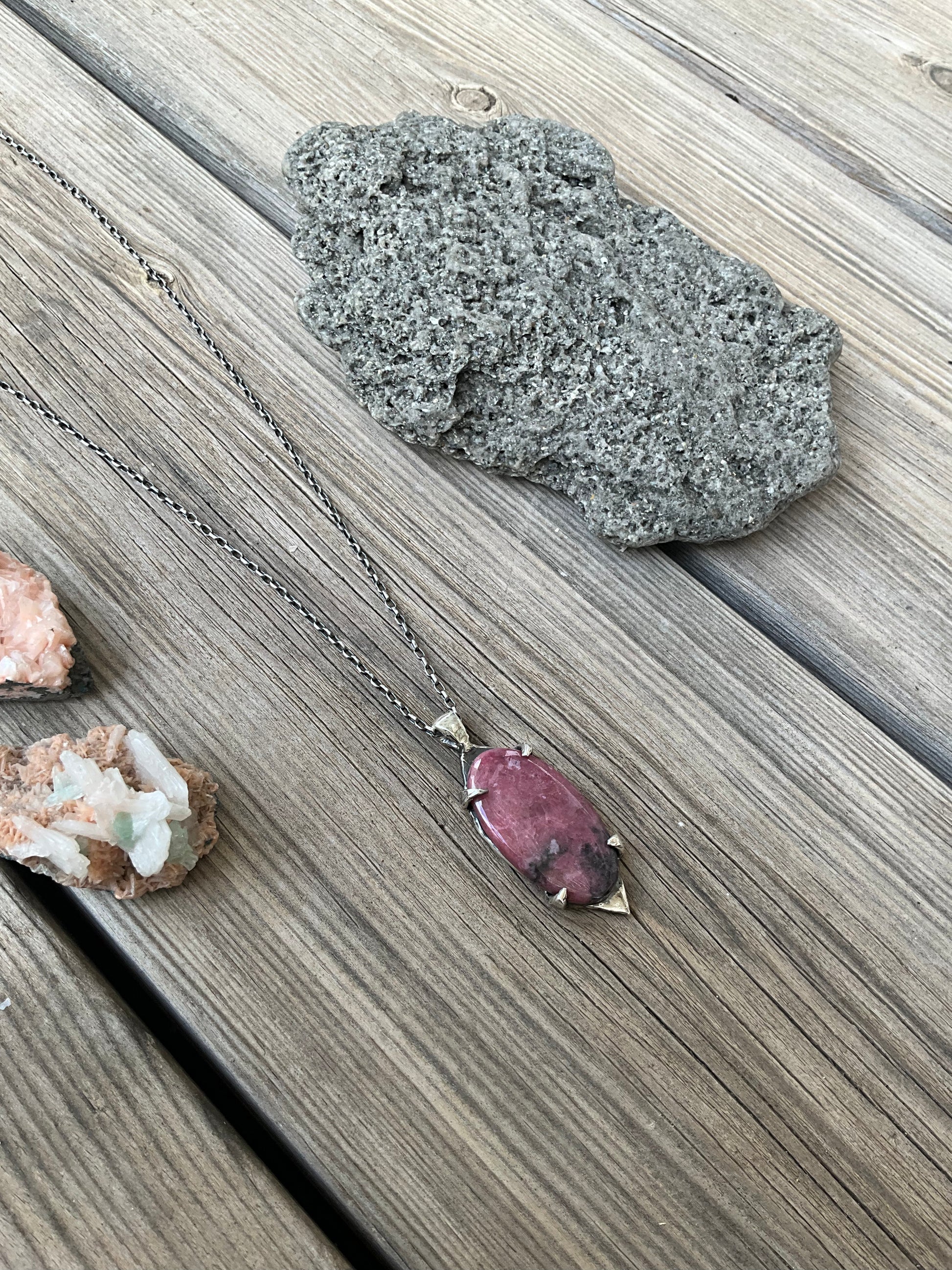 N.3 Rhodonite Pink Queen Necklace - Pyāra Designs