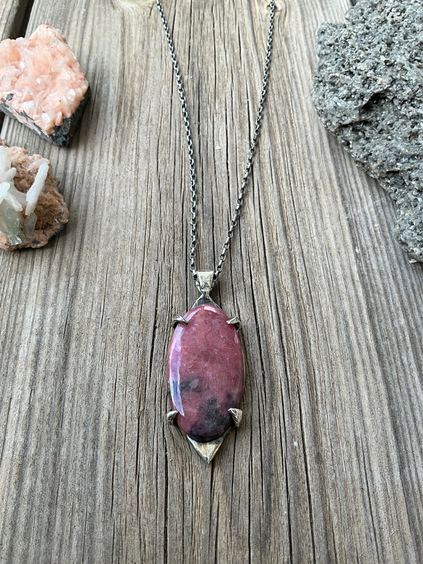 N.3 Rhodonite Pink Queen Necklace - Pyāra Designs