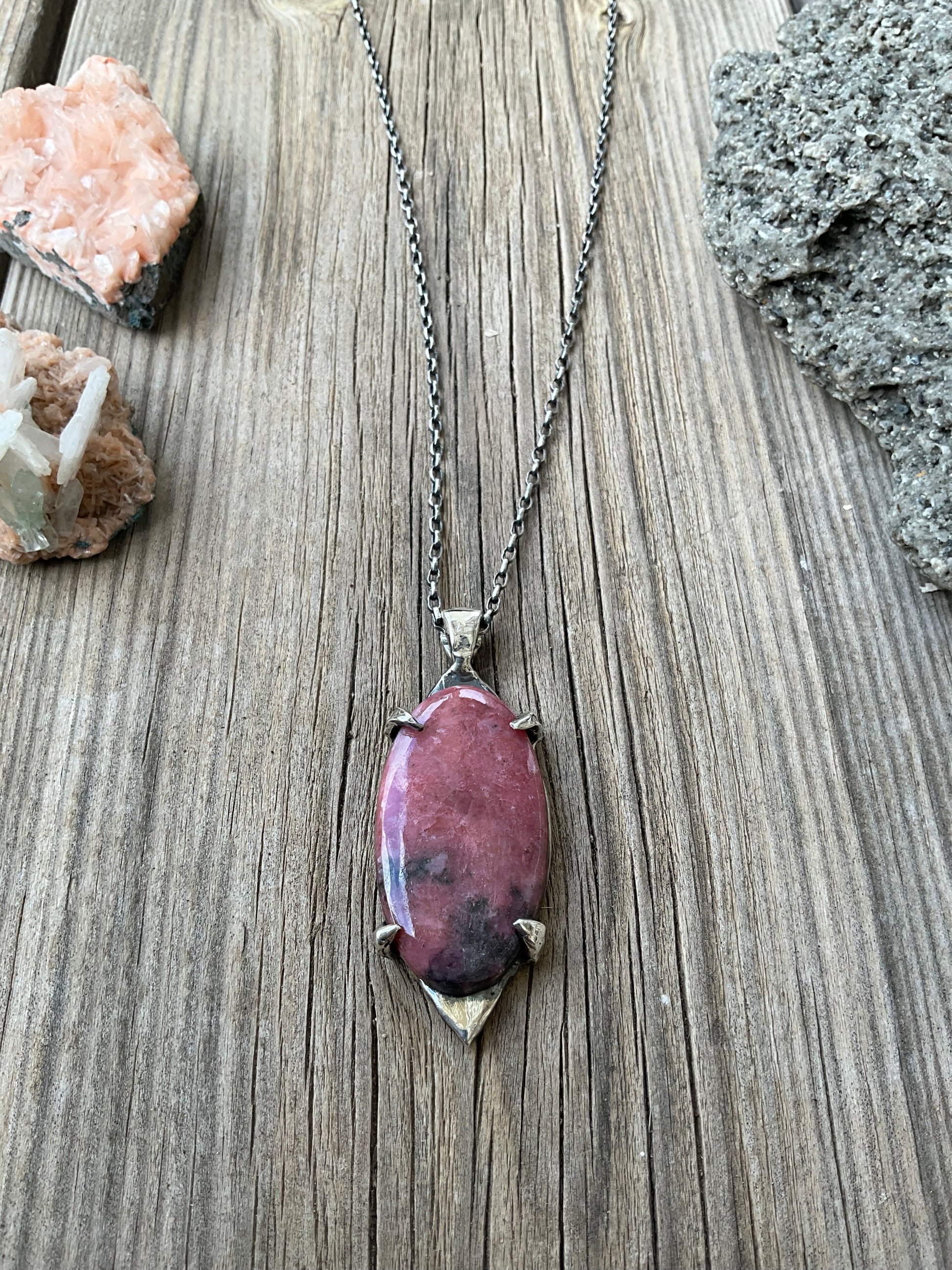 N.3 Rhodonite Pink Queen Necklace - Pyāra Designs