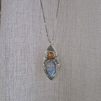 Moonstone & Orange kaynite Gemstones Necklace