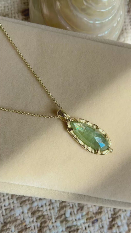 14 karat Soild Gold Light Green Kyanite Unique Classy Necklace UNISEX