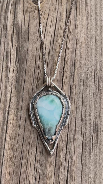 N.13 Larimer Ocean Queen Necklace