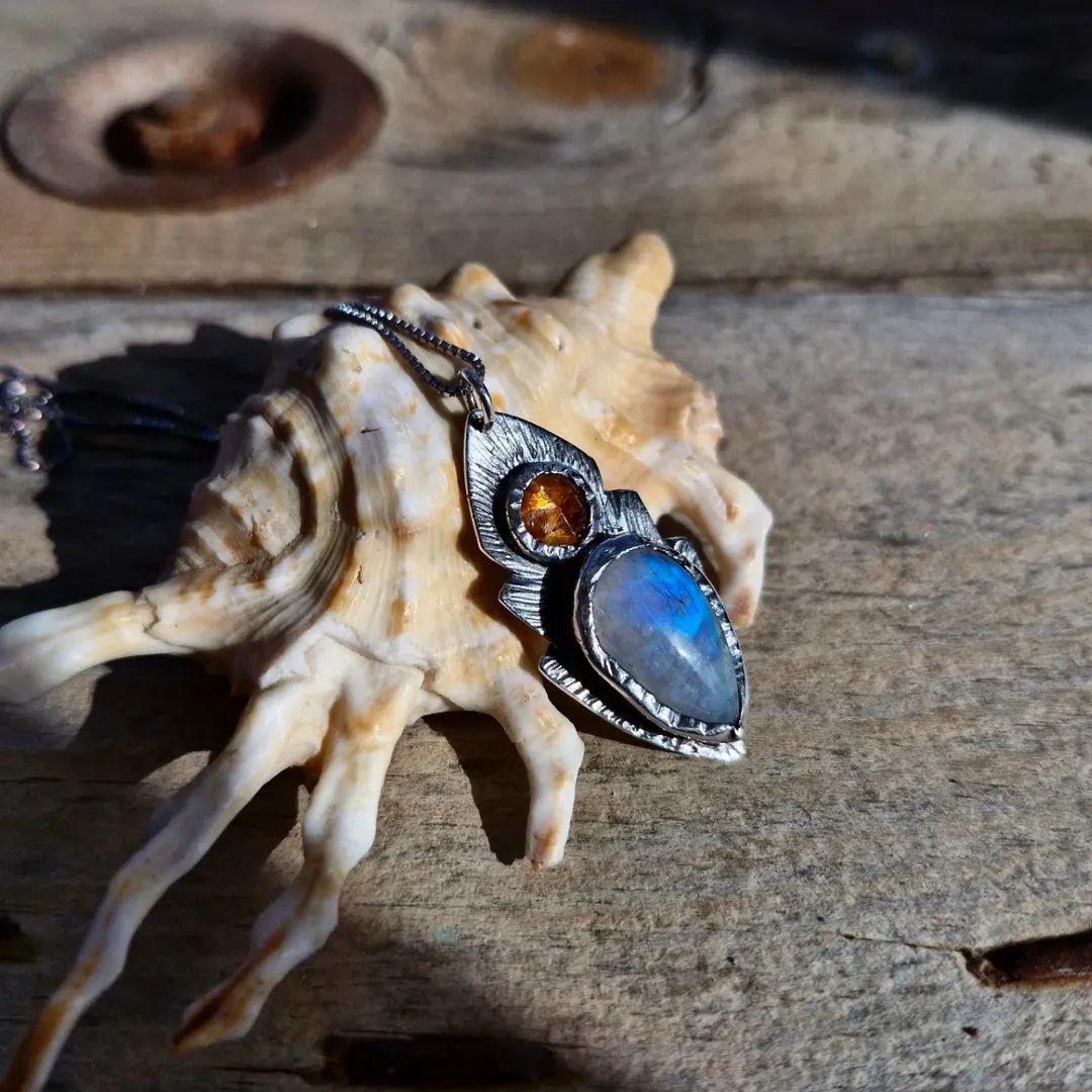 Moonstone & Orange kaynite Gemstones Necklace