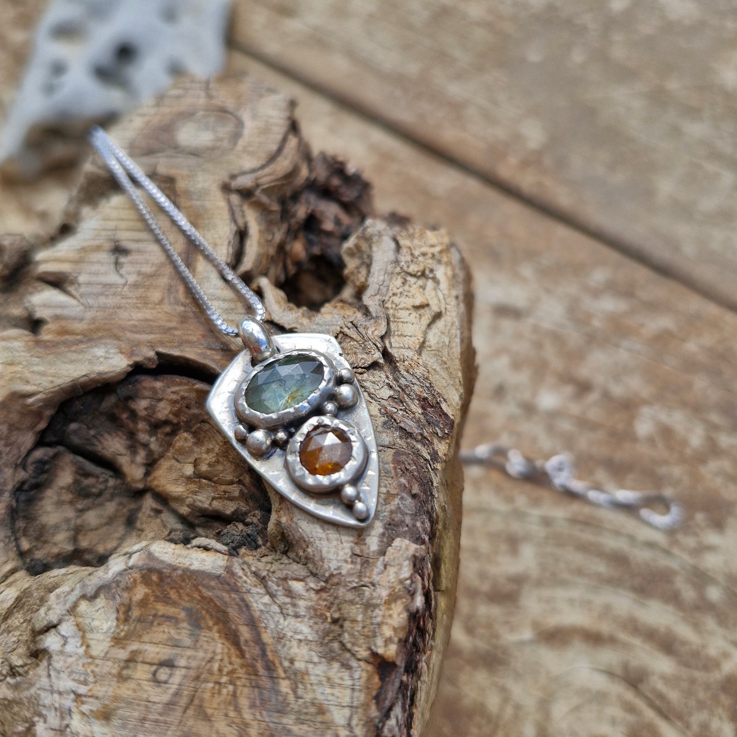 Green & Orange kaynite Gemstones Necklace - Pyāra Designs