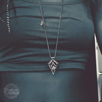 3/10 KALI NECKLACE - Pyāra Designs